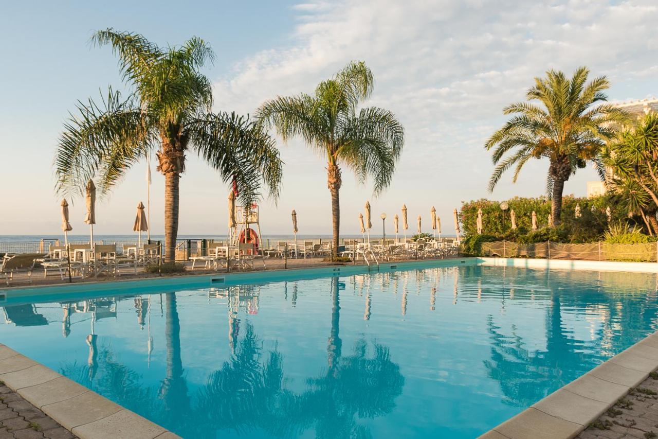Elegante Appartamento Con Piscina - Wi-Fi & Box Privato San Remo Exterior foto