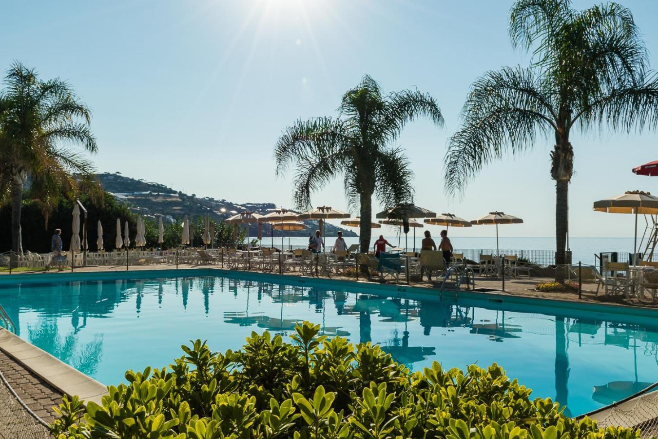 Elegante Appartamento Con Piscina - Wi-Fi & Box Privato San Remo Exterior foto